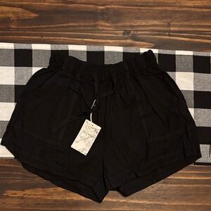 Suvimuga large  Black cotton Women's Shorts new